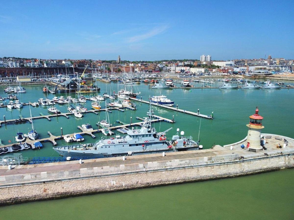 Sohot Stays The Royal Suite Harbour Views Sleeps 4 Ramsgate Exterior photo